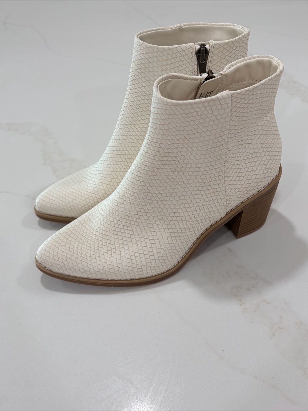 Universal Thread white Textured Ankle Booties with Block Heel
